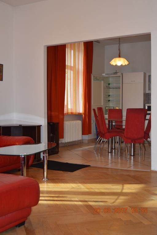 Apartment Riverside - River View Bratislava Esterno foto
